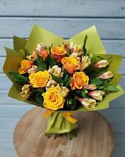 Букет цветов из:  Альстромерии и Розы в Сяве