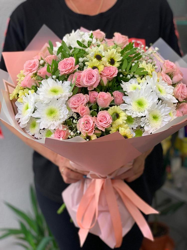 Букет цветов из: Розы и Хризантемы в Сяве