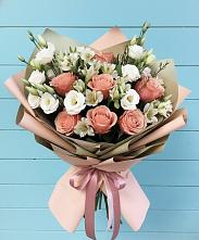 Букет цветов из:  Розы, Альстромерии и Лизиантусы в Сяве