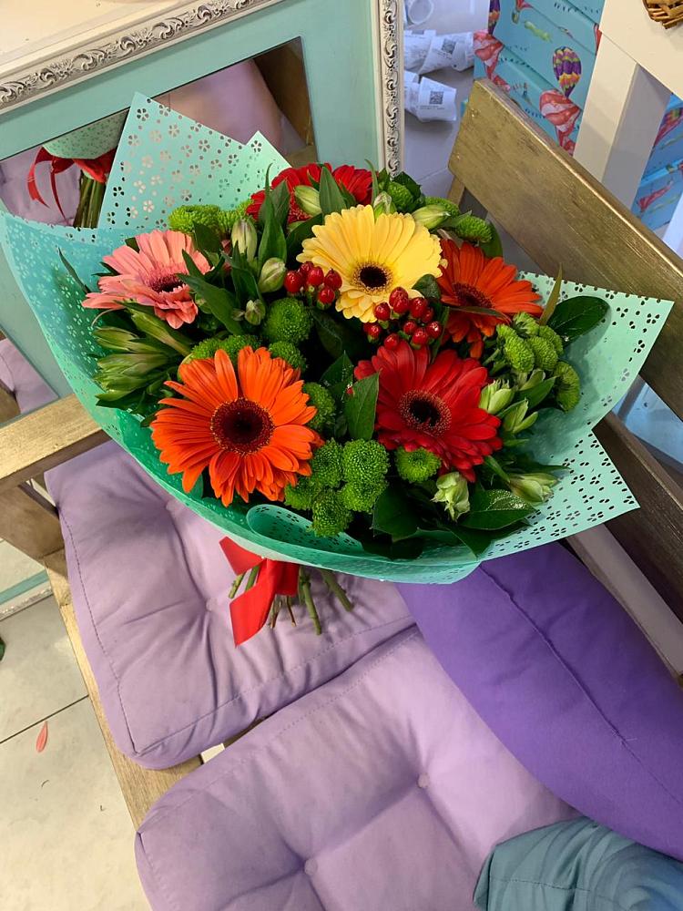 Букет цветов из: Герберы, Хризантемы и Альстромерии в Сяве
