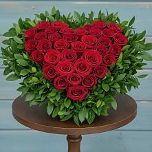 Цветочная композиция из Розы в виде сердца в Сяве