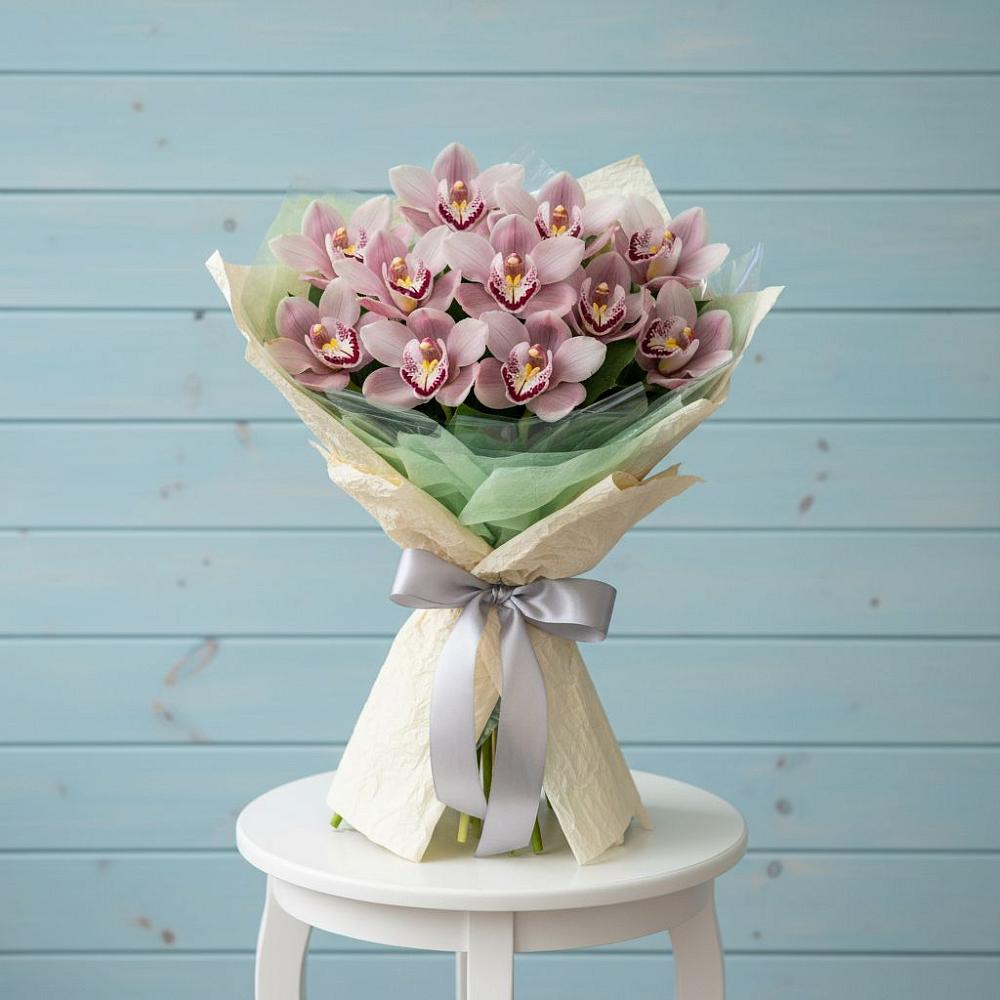 Букет цветов из: Орхидеи и Розы в Сяве