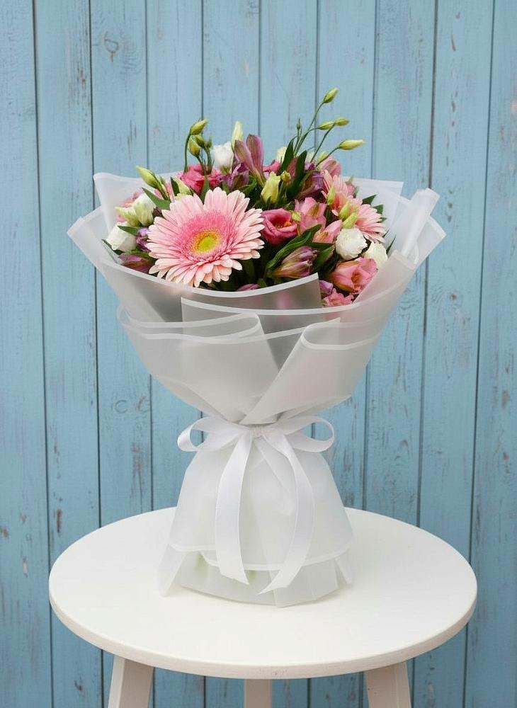 Букет цветов из: Герберы, Альстромерии и Лизиантусы в Сяве